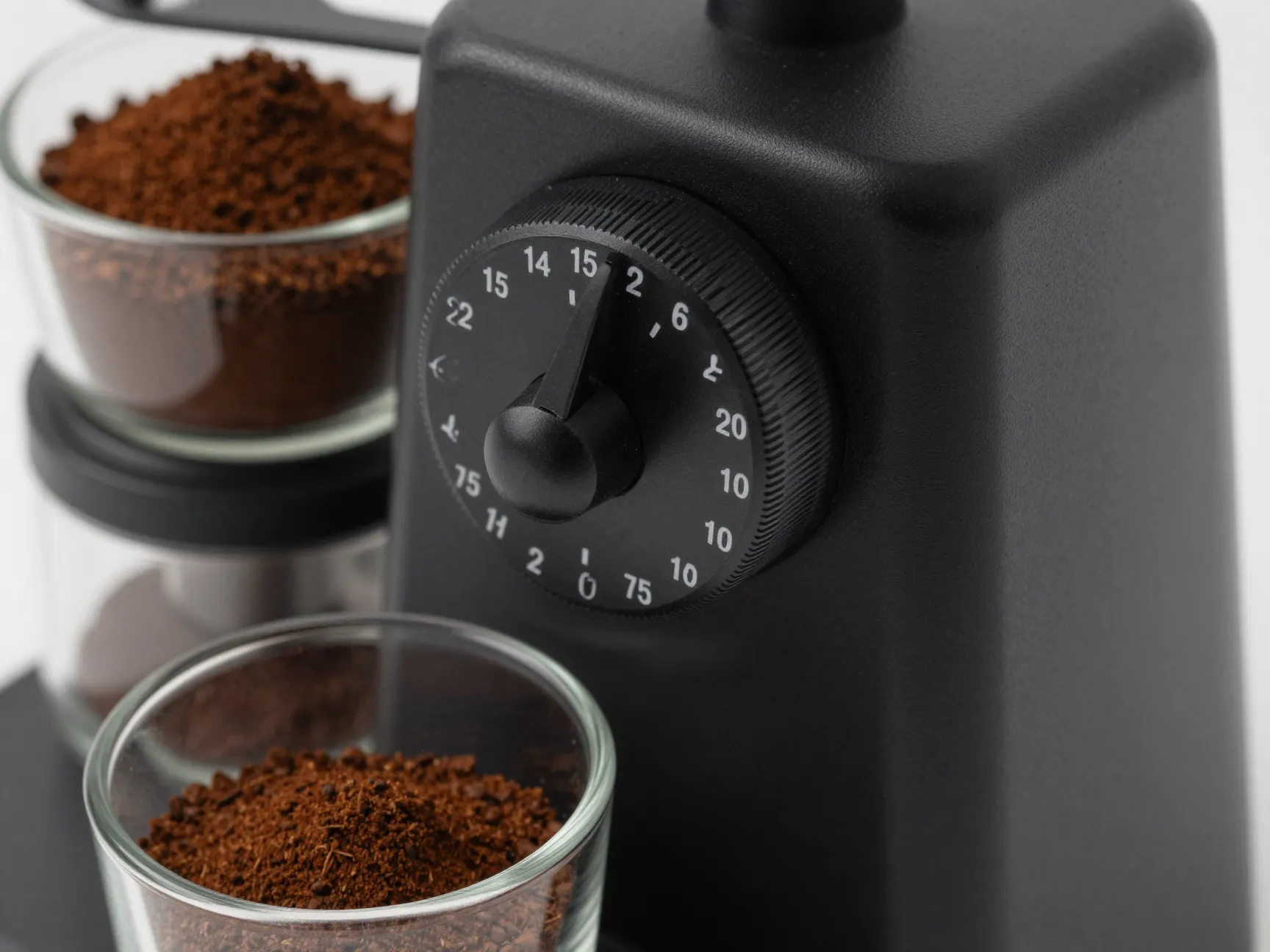 Coffee grinder with many adjustment settings from coarse to fine