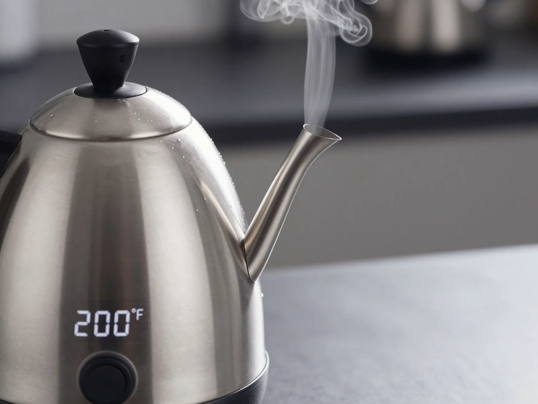 Variable temperature gooseneck kettle displaying 200 degrees fahrenheit