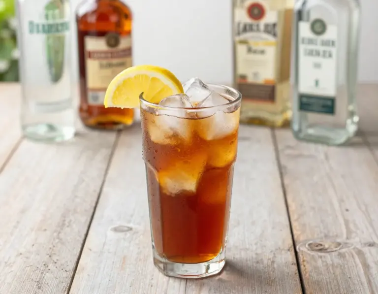Read more about the article 9 Best Ice Tea Alcohol Drinks to Spike Your Summer