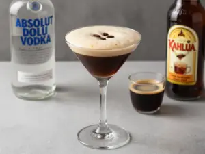 Read more about the article 9 Classic & Creative Espresso Martini Cocktails to Master