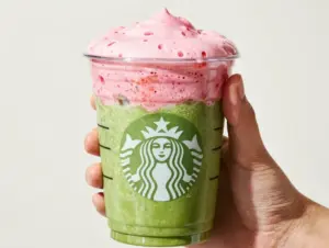 Read more about the article 9 Magical Starbucks Drinks with Matcha (From Lattes to Frappuccinos)